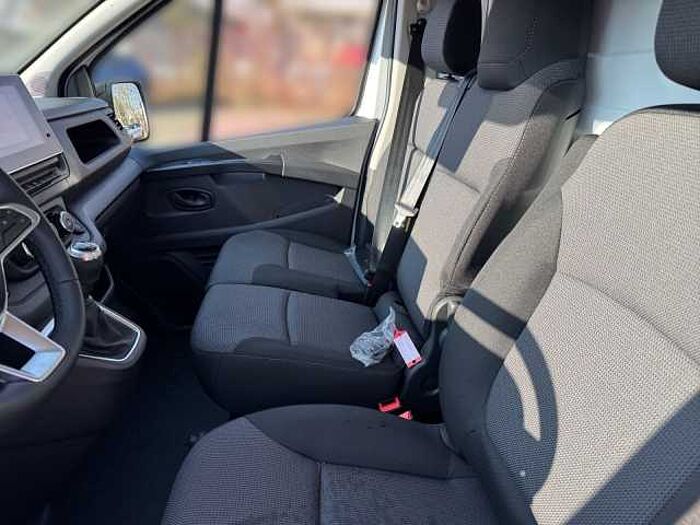 Nissan Primastar 2,7t dCi 130 DPF L1H1 Sortimoausbau! N-CONNECTA