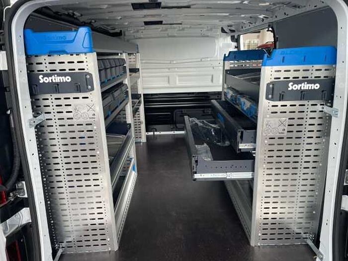 Nissan Primastar 2,7t dCi 130 DPF L1H1 Sortimoausbau! N-CONNECTA