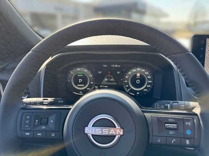 Nissan Qashqai  Tekna 1,5 VC-T e-Power 190 PS HUD Leder