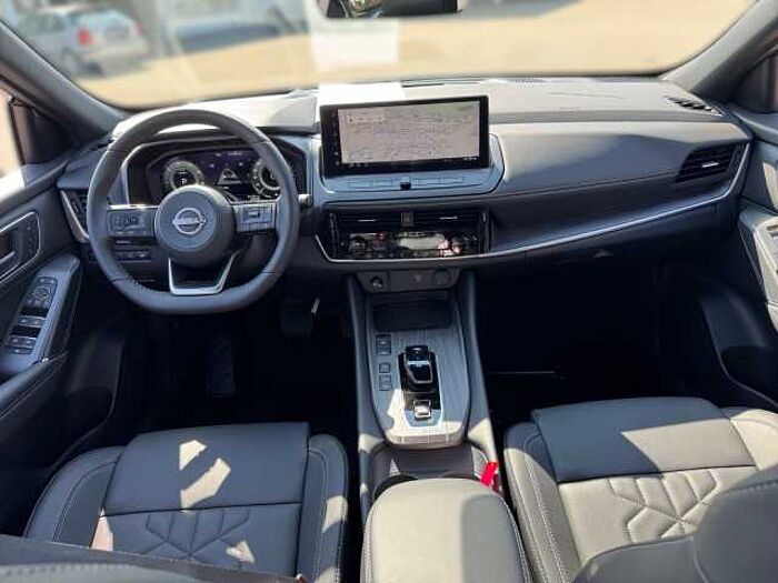 Nissan Qashqai  Tekna 1,5 VC-T e-Power 190 PS HUD Leder