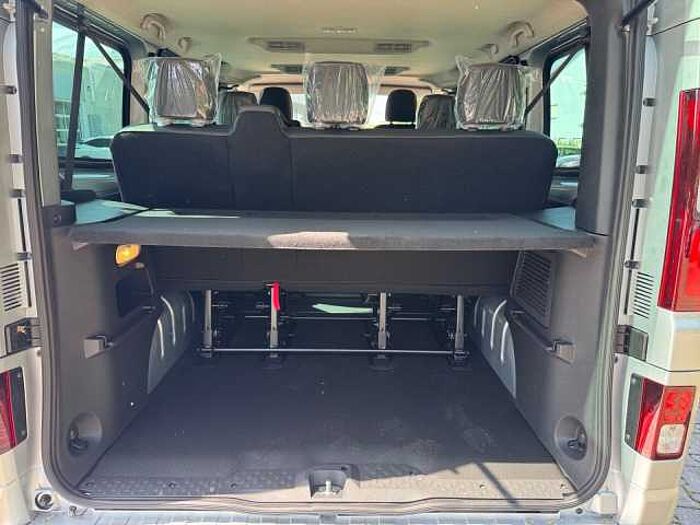 Nissan Primastar Kombi L1H1 2,8t Tekna 2ST HK BES DESIGN Auto