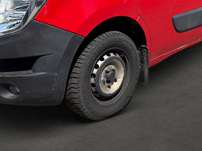 Nissan NV400 2.3 dCi L3H1 132 kW 3,5t SC