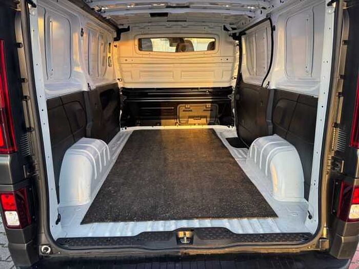 Nissan Primastar 3,0t dCi 150 DPF L1H1 N-Connecta NAVI