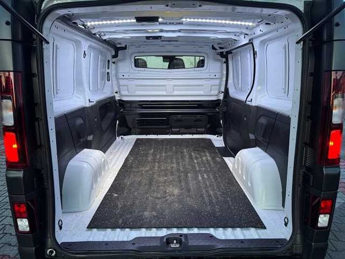 Nissan Primastar 3,0t dCi 150 DPF L1H1 N-Connecta NAVI