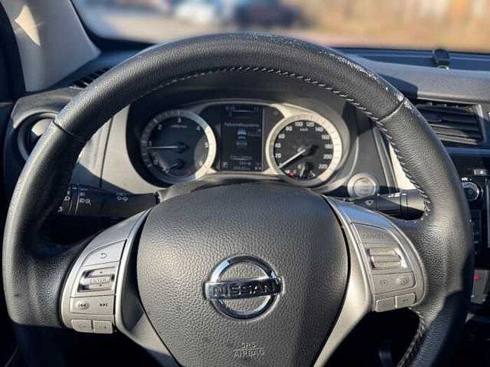 Nissan Navara 4x4 2.3 dCi N-Guard 4x4