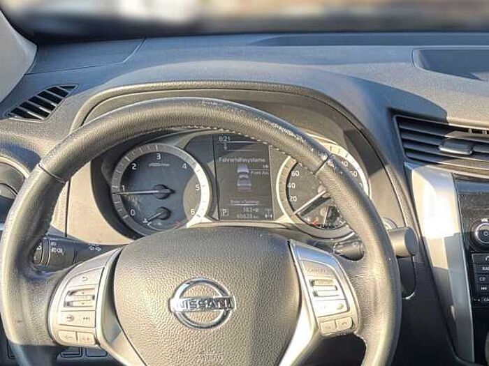 Nissan Navara 4x4 2.3 dCi N-Guard 4x4