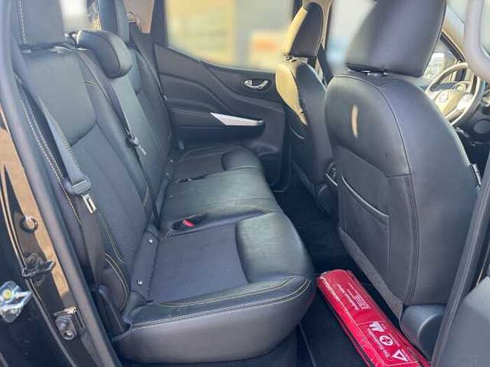 Nissan Navara 4x4 2.3 dCi N-Guard 4x4