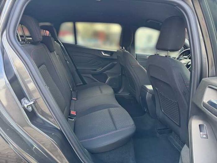 Ford Focus 1.0 EcoBoost Mild-Hybrid ST-Line Style S/S (